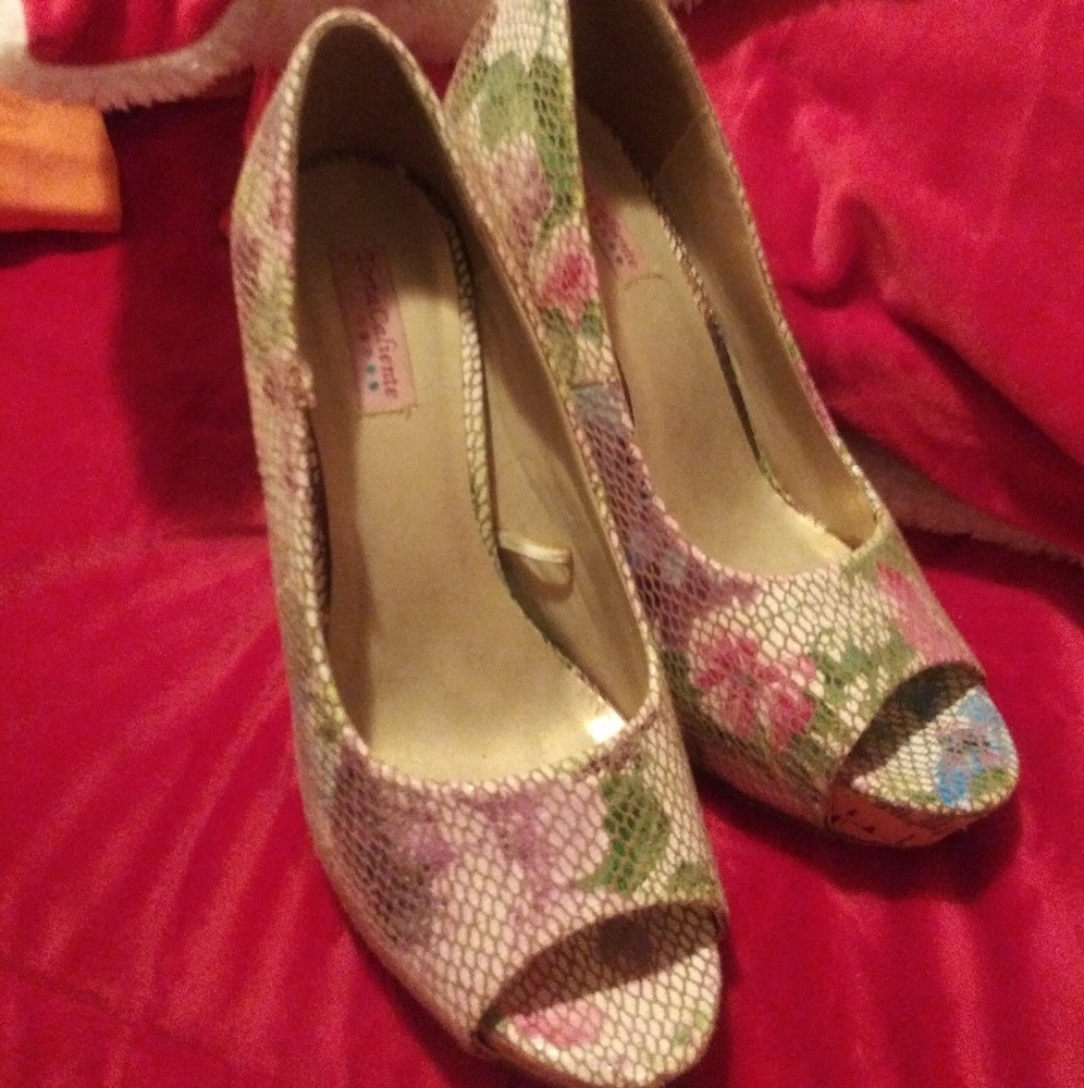 Multi colored open toe